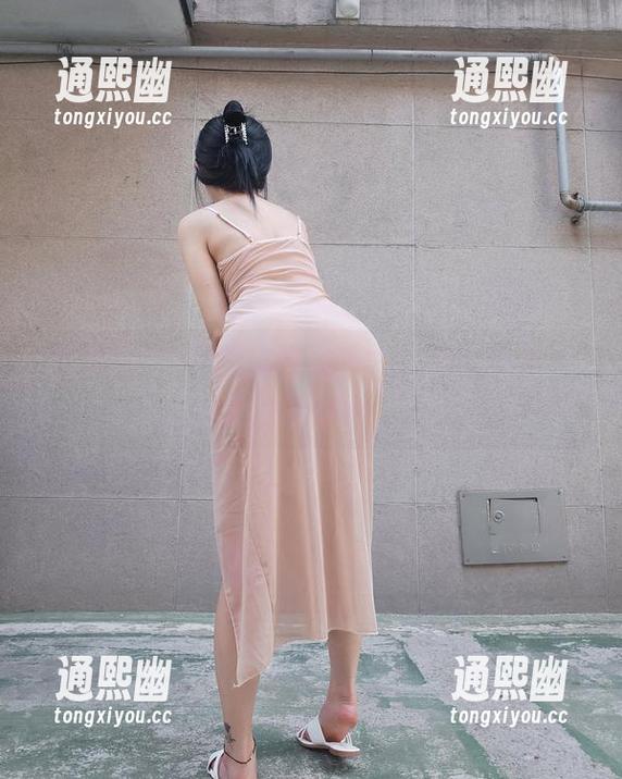Aram(아람)的清纯写真，高清得连照片里的风都害羞了。