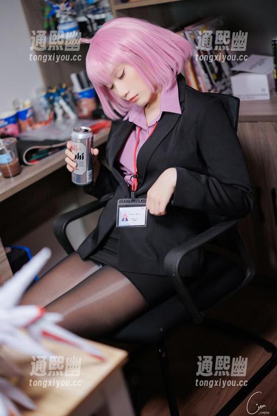 Cien恩恩 Cien恩恩的LATEX私拍合集,细节之处总让人多想了几秒