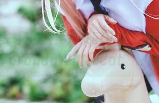 想领养一只白猫?先来ElyEE子的写真集“VerandaWhiteCat”瞧瞧。