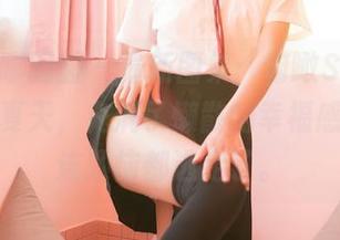 Feilin嗲囡囡 – 最新图集：俯瞰SiByl李思宁的夏天，充满了懒散的幸福感，似乎连烦恼都逃走了。