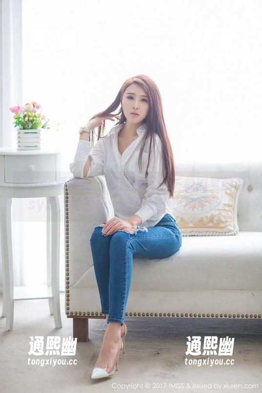 IMiss爱蜜社-sisy思 IMiss爱蜜社 - 最新图库——校园里的sisy思,她的每一步都是小小的冒险。
