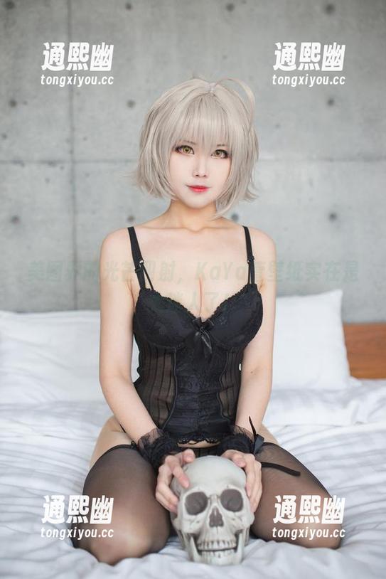 美图界的光芒四射，KaYa萱壁纸实在是太迷人了！