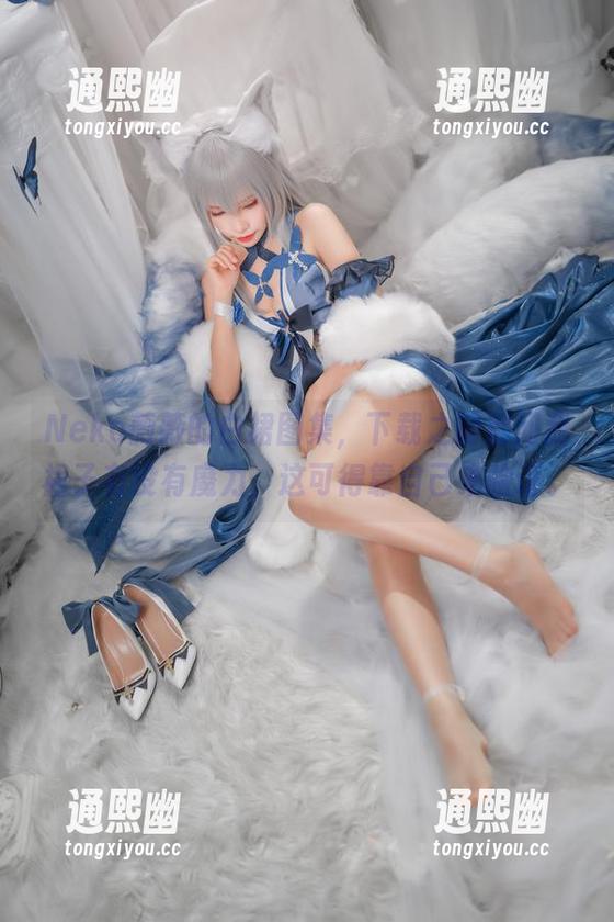 Neko薇薇的白裙图集，下载之前别问我裙子有没有魔力，这可得靠自己来验证。