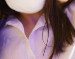 ROSI的专用泳装写真：不仅是游泳，更是充满欲望的水上舞动。