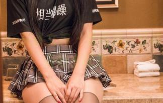 TouTiao头条女神 - 梁芮溪,红裙和我之间的小秘密。