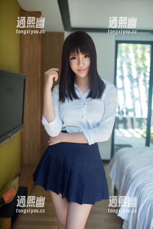 TuiGirl-王根星熙 TuiGirl - 王根星熙的吊带福利图集:不仅遮羞,还有小心思!