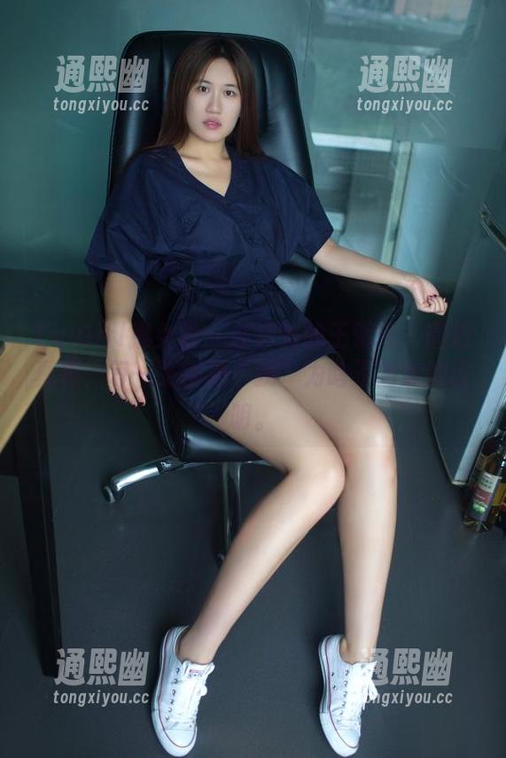 TuiGirl推女郎 - 在户外的王馨瑶：图包真相，每一张都是“我”为啥不晒黑的证明。