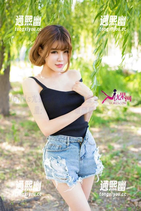 UGirls尤果网-Abby金金 UGirls尤果网 - 在Abby金金的私房图册里:白色和一堆随机想法