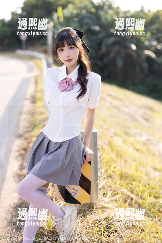 Xiuren秀人网 - 裹着棉袜的晓梦may：高清写真集欢迎你