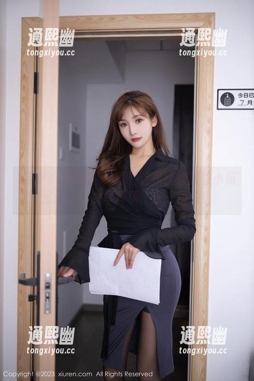 Xiuren秀人网 - 看！这是沈欢欣的小街巡游：美女写真集，快来围观！