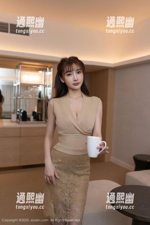 Xiuren秀人网 - 旅拍写真中的邹晶晶女王，好奇她衣柜里到底藏了多少衣服
