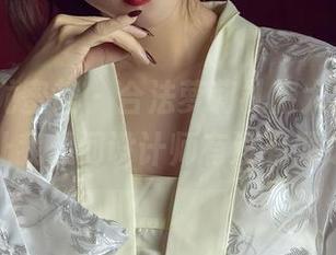 YouMi尤蜜荟 – 合法萝莉礼服大赏，原图的细节让我想问设计师有没有倾之心血？