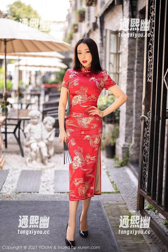 YouMi尤蜜荟 - 少女心炸裂，心上可Flora的豹纹美图，谁懂那火气？
