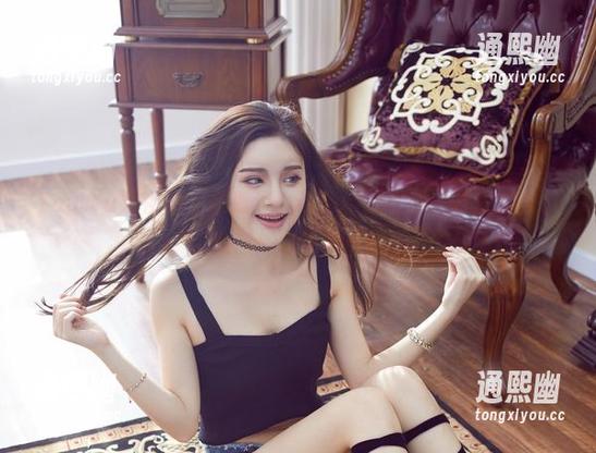 YouWu尤物馆 - 孟狐狸FoxYini的在线“万圣节”，美图带你嗨到不行