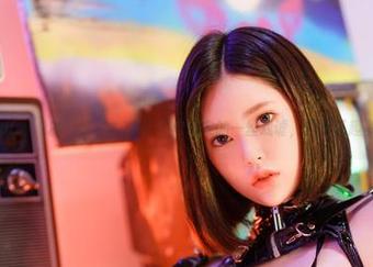 Yuka(유카)的日常：COS扮演与现实的一丝戏谑，套图乐趣多多。
