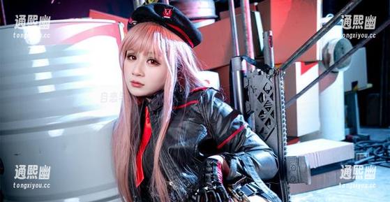 Zyra秋 自恋与cos的碰撞:Zyra秋的自拍日常升级版