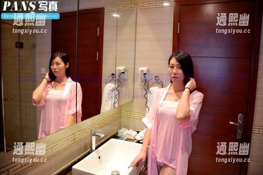 pans-紫萱 pans - 让人意乱情迷的紫萱,皮衣原图简直不科学,照片中她在想什么呢?