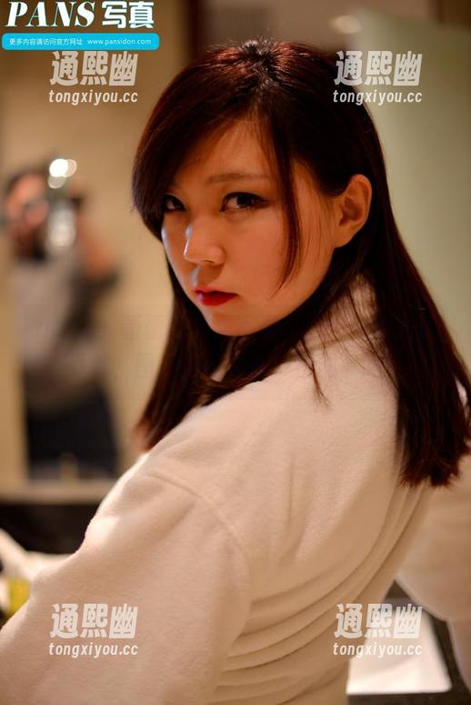 pans-蕾蕾 pans - 蕾蕾的修女写真,额……别太认真哦,图里她只是在“祈祷”吗?