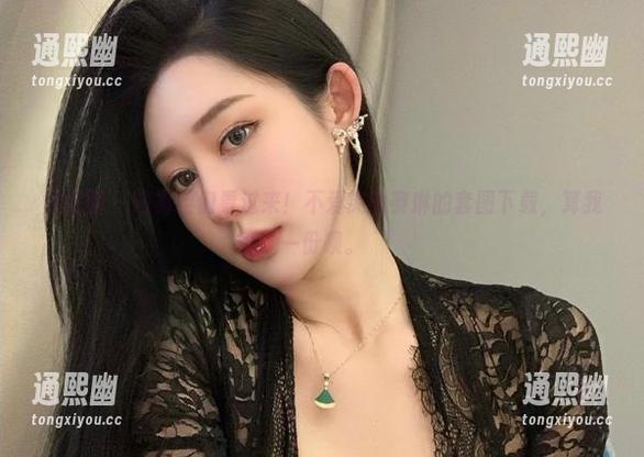 不爱笑的赛琳 微密圈 - 短裤控们看过来!不爱笑的赛琳的套图下载,算我一份呗。