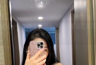 微密圈 – 赞叹不已！不爱笑的赛琳的最新浴缸原图，让我们再聚焦一下