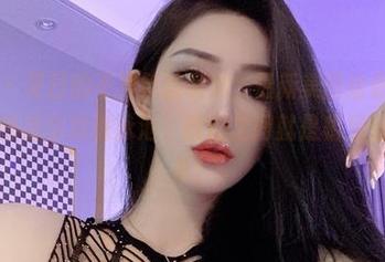 微密圈 – 夏日的不爱笑的赛琳，最新美图给你送上，直到炎热逼你跳进泳池，我们之间就是相见恨晚的关系！