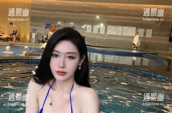 不爱笑的赛琳 微密圈 - 不爱笑的赛琳最新创意:照片捕获渔网黑丝的眼神交织