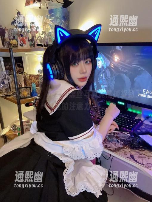 难以想象，九言的黑丝写真竟然捕捉到了我的注意力。
