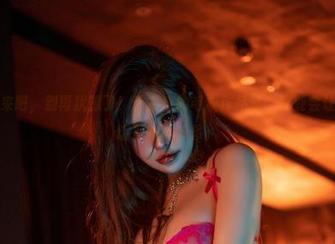 微密圈 – 来吧，别再犹豫了！于芷晴的毛衣作品集，可能会让你觉得吃饭是一种奢侈。
