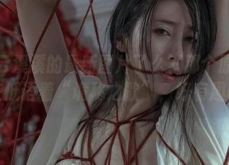 看到云溪溪的最新图片了么？那个原图似乎在低语着“诡秘之歌”，好有趣哦！