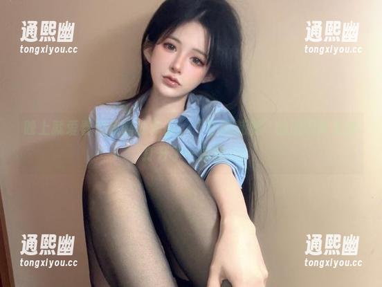 晚上就爱看倦倦喵的作品，“甘雨魅魔”的原图简直像打开了一扇窗。