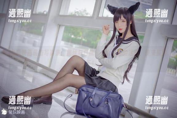 兔玩映画最新写真集：黑丝与白袜，一个穿搭的迷思，快来摸索一下！