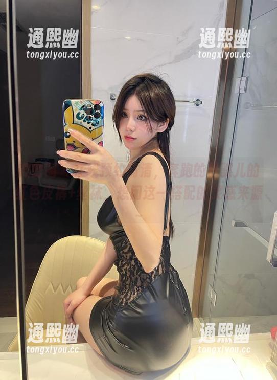 奔跑的晶骡儿 微密圈 - 在线预约高清,奔跑的晶骡儿的红色皮裤+丝袜,想问这一搭配的灵感来源~