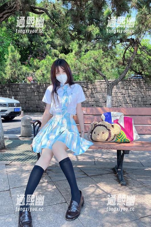 看妖君白研的“姐姐”套图，就像逛书店，资源多到让我不知该从哪一本开始拆解析！