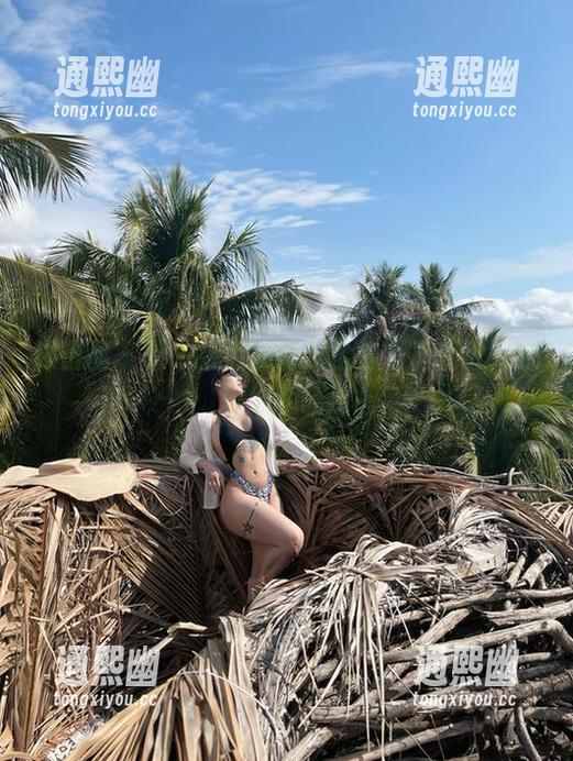 微密圈 - 看宋昱欣如何把全套写真和死库水玩出新高度
