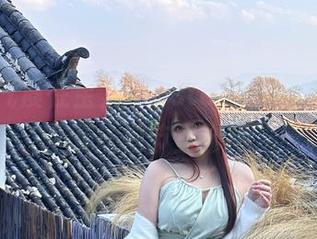 女王的气质在宝儿mysterial的私拍里,逐渐从细节里渗透。