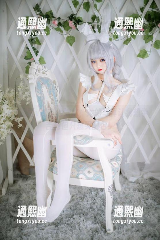 封疆疆v的吉他妹妹，她的写真让我想学吉他但只想买图包！