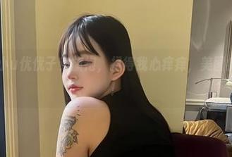 微密圈 - 小u优优子穿旗袍,扭得我心痒痒,美图疯狂下载中!