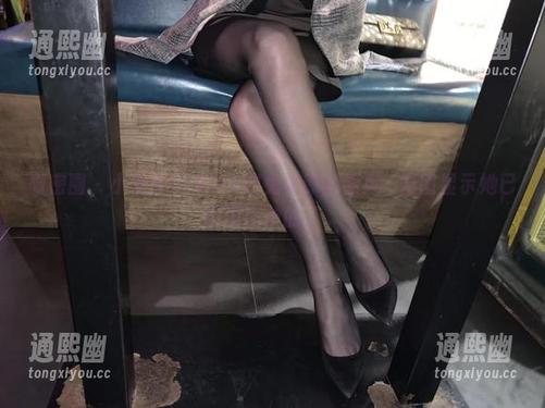 微密圈 - 小仙女ELaine和兔女郎的画风...原图显示她已经没在怕的了。