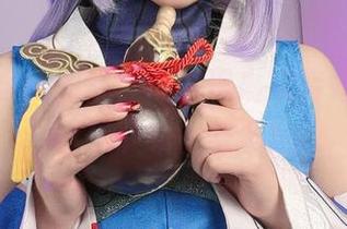 小瑶幺幺的图集，才发现琳妮特好带感，真想下载一整本！