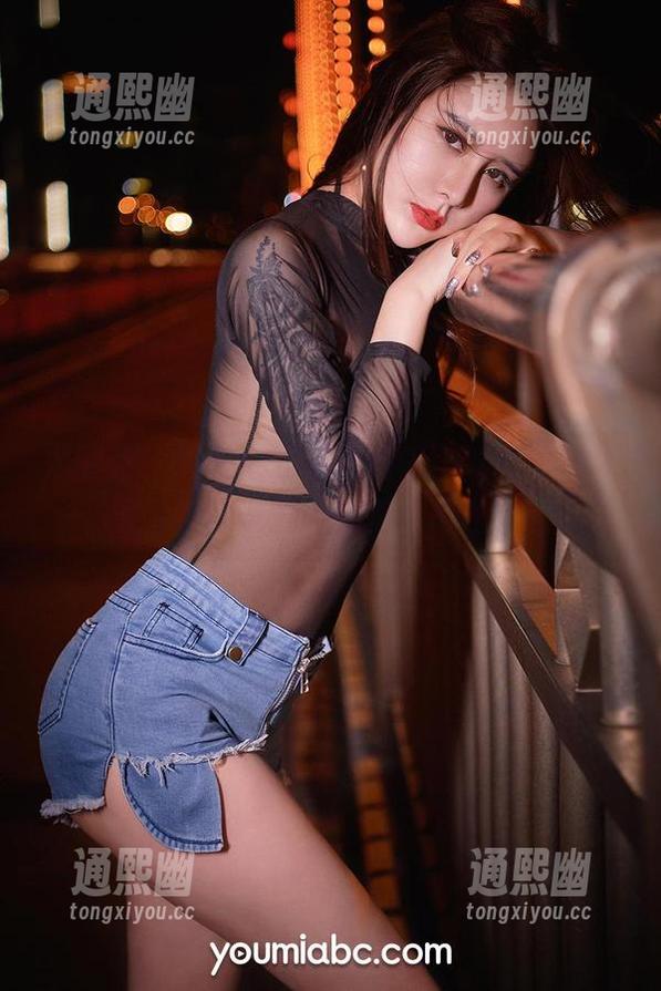 尤蜜荟-黄乐然 尤蜜荟 - 黄乐然的全套图包,致命的黄玫瑰没啥好说的,直接上心脏了。