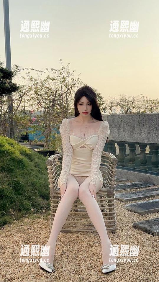 微密圈 - 徐莉芝让睡衣也能抢风头，最新图集，来见证一下～