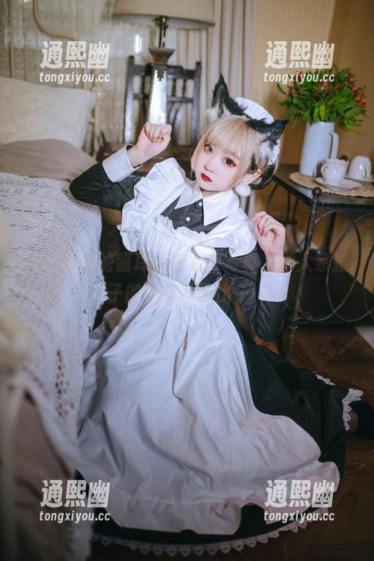 恩田直幸 恩田直幸的猫耳黑粉女仆写真,别人家孩子的妆真不能比……
