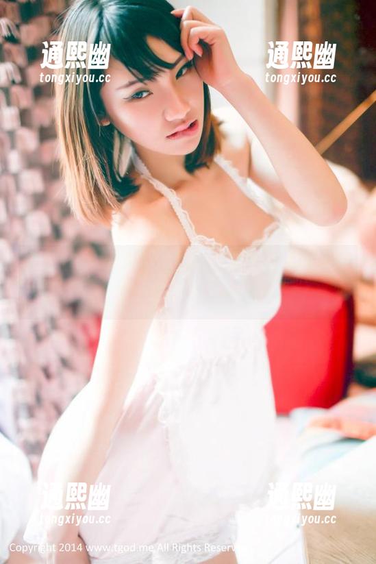 推女神-艾小青 推女神 - 学妹在此,艾小青带你看她的原图作品集,快来追随!