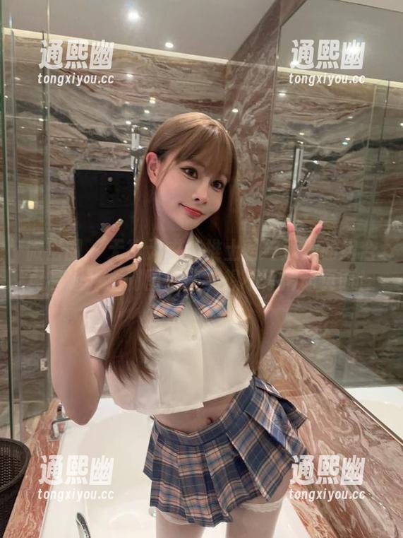 无欲无求的推土君 微密圈 - 无欲无求的推土君与泳池的组合真有趣,福利图片让人想不停滑动页面!