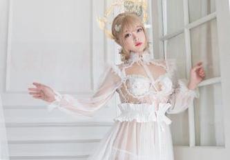 杏子夫人来啦,吊带加高清cos,让人想多看几眼的神奇合成。