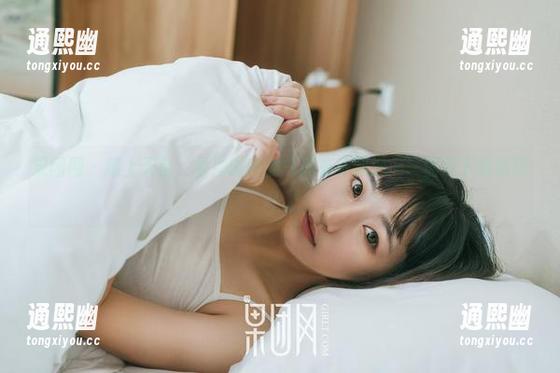 果团网-周晓唯 果团网 - 爬上天台,看周晓唯的气质有多飘逸——图包下载趁热!