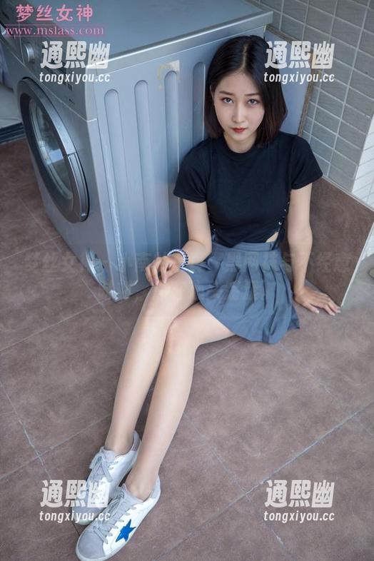 梦丝女神-小南 梦丝女神 - 小南的写真:黑网袜与不经意时刻,总在心头荡漾。