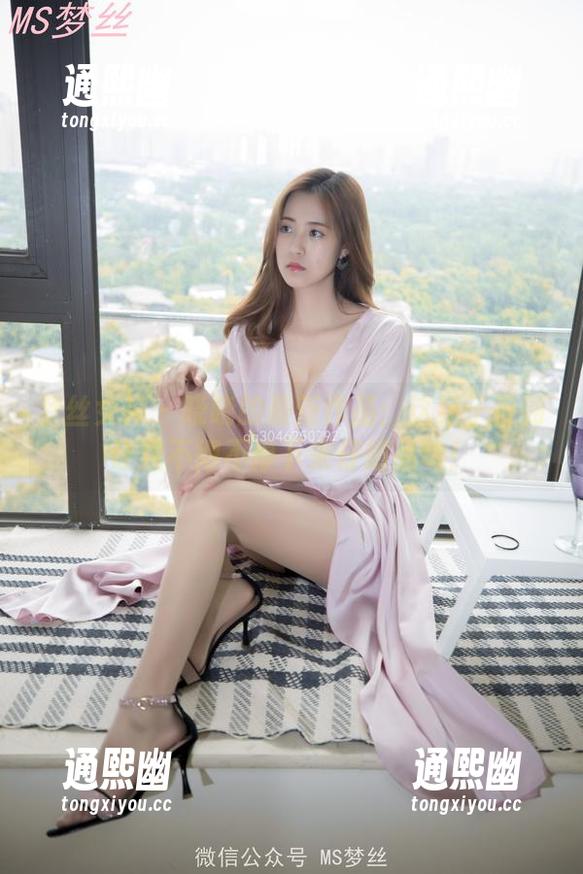 梦丝女神-晓晓 梦丝女神 - 晓晓的最新作品:这裙子香到让我不得不停下来仔细品味!
