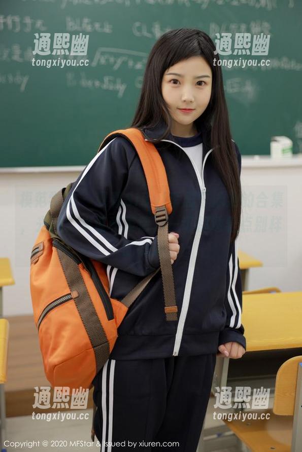 模范学院-SiByl李思宁 模范学院 - 观看SiByl李思宁泳池的合集,光线、水波和表情,一切都透着点别样的味道。