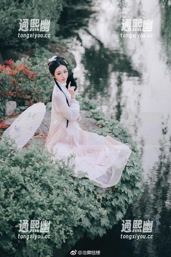 沧霁桔梗的黑丝体操服，全套图包，这就是我对美的定义吗？